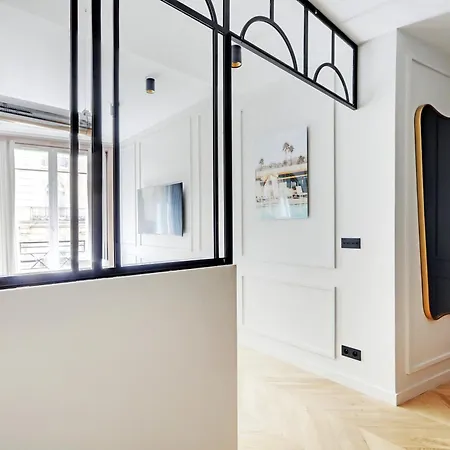 Pick A Flat's In Triangle D'or - Pierre 1er De Serbie Apartment