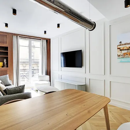 Pick A Flat's In Triangle D'or - Pierre 1er De Serbie