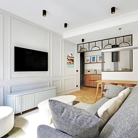 Apartment Pick A Flat's In Triangle D'or - Pierre 1er De Serbie *