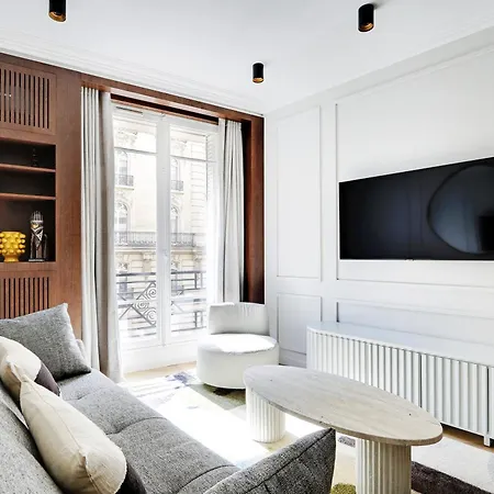 Pick A Flat's In Triangle D'or - Pierre 1er De Serbie Apartment